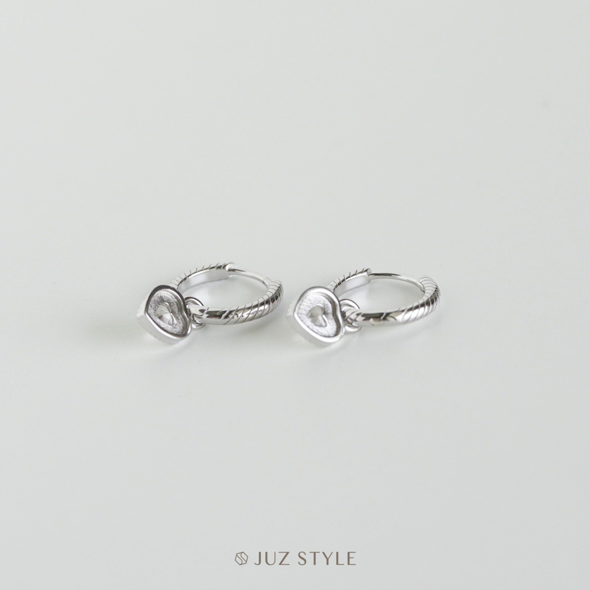  Bông tai bạc twist hoop & cz heart charm 