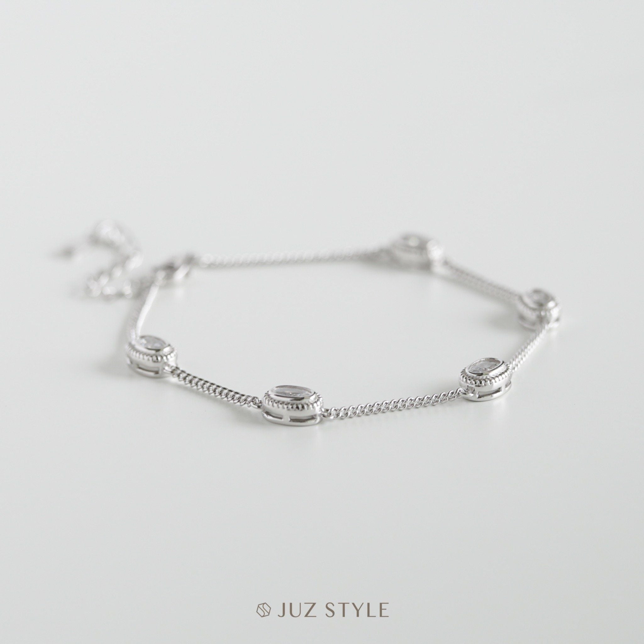  Lắc tay bạc Oval Cz stones 