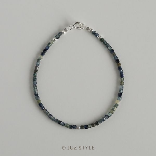  Vòng tay đá Sapphire cube 2mm 