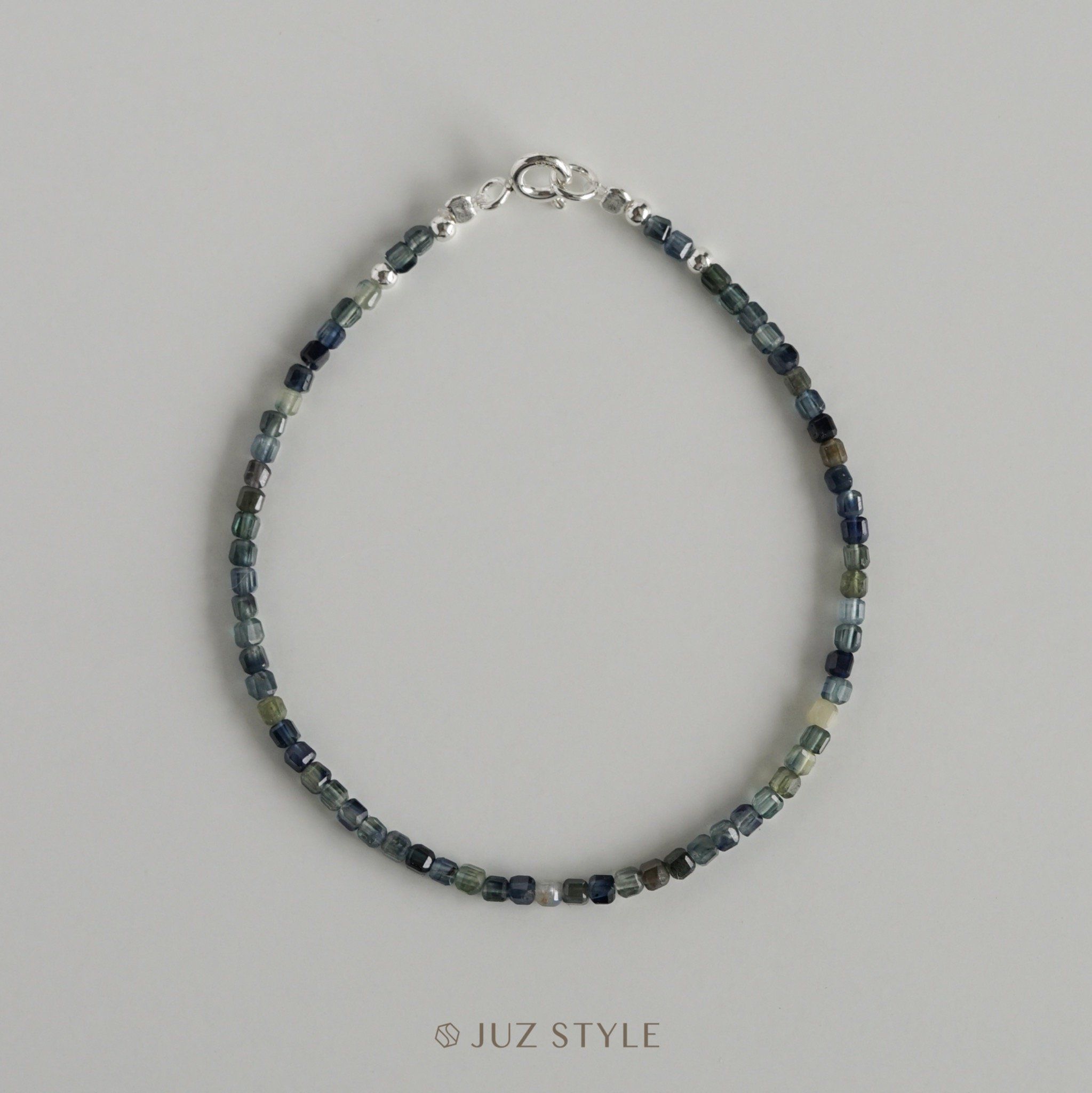  Vòng tay đá Sapphire cube 2mm 