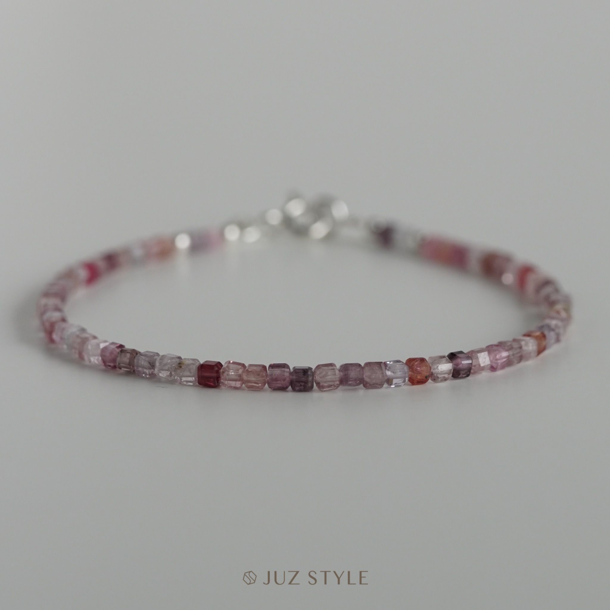  Vòng tay đá Spinel cube 2mm 