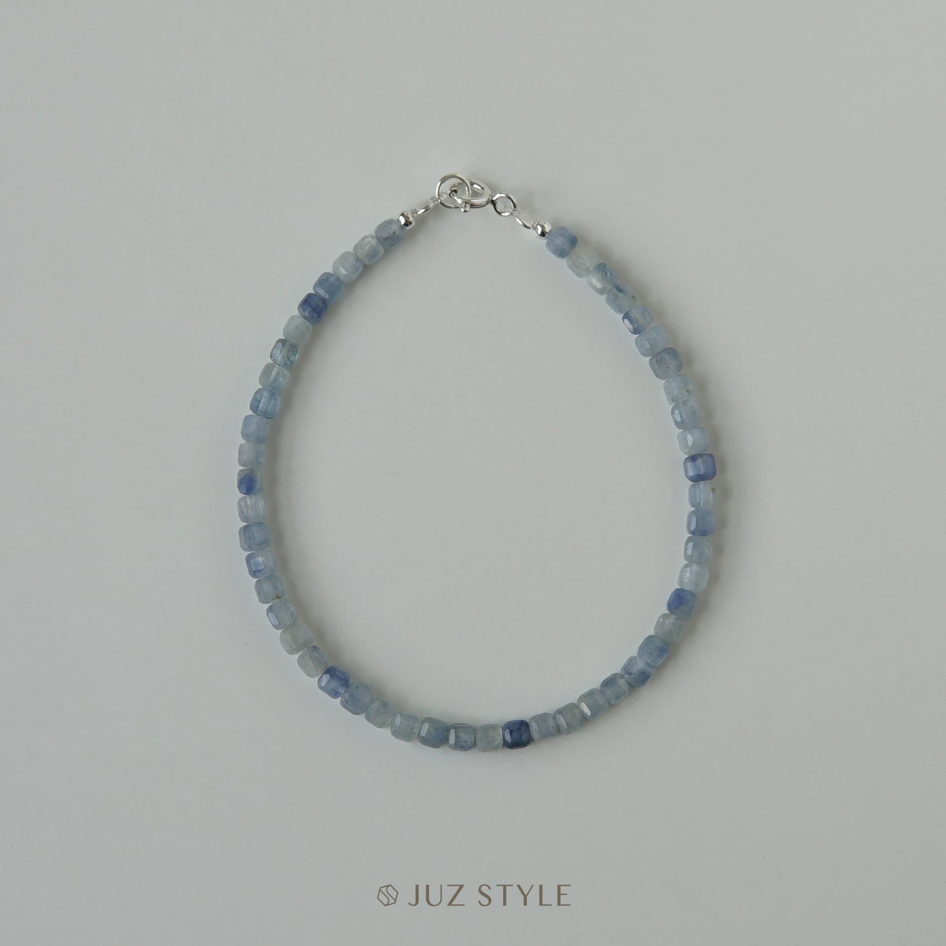  Vòng tay đá Kyanite cube 3mm 