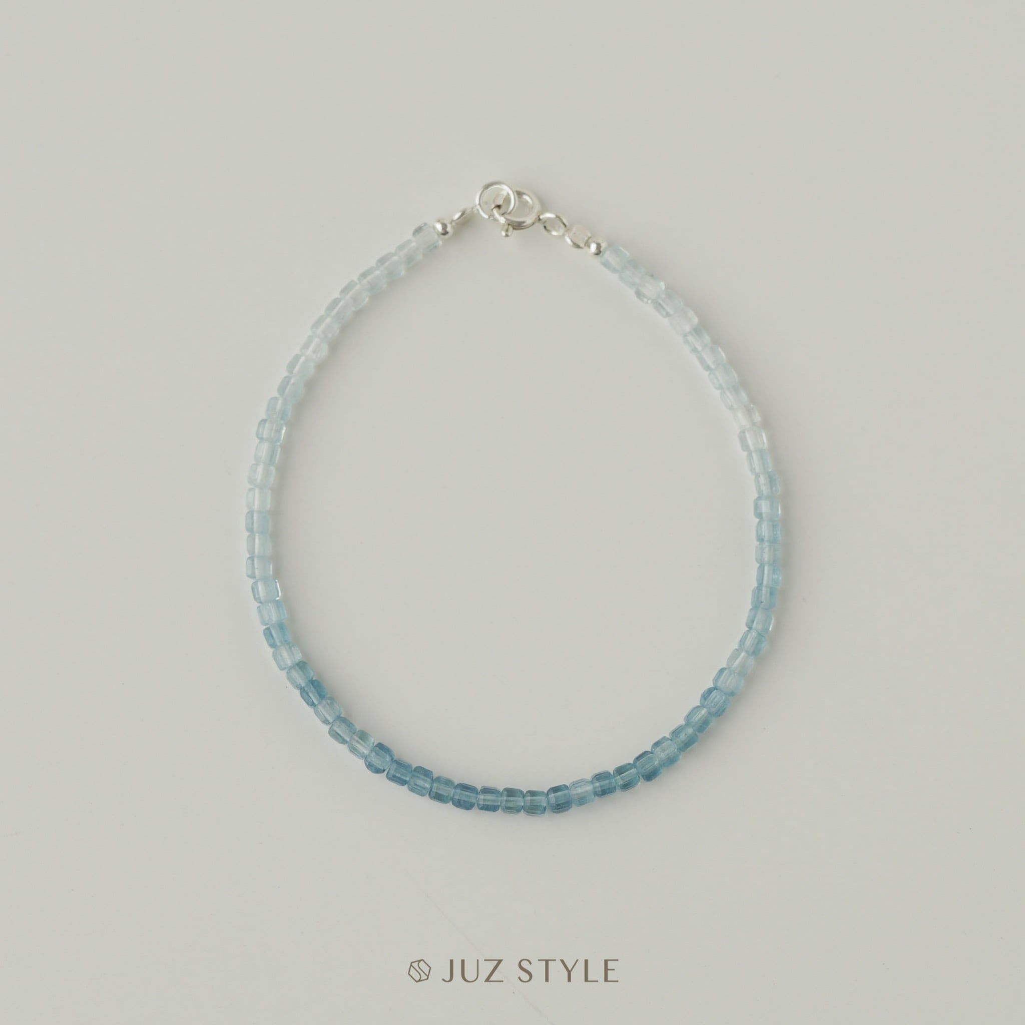  Vòng tay đá Aquamarine cube Ombré 2.3mm 