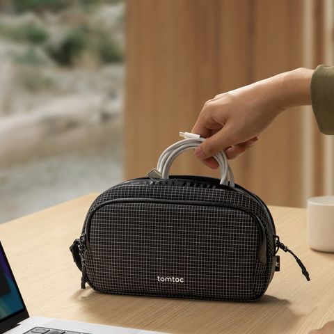 Túi đựng phụ kiện Tomtoc (USA) Premium Light-T12 Tech Organizer 1.8L Black T12M1D2