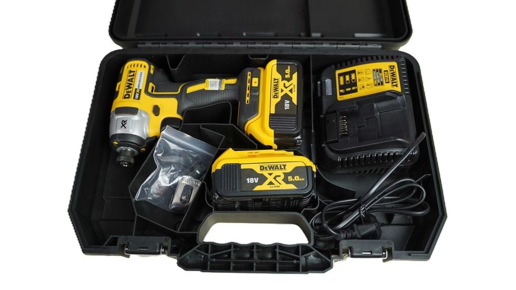 Máy siết bulon cầm tay 18V/BL-3/4" Dewalt DCF897P2 - hình ảnh sản phẩm thực tế 4