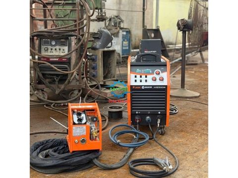 Máy Hàn Bán Tự Động Jasic MIG-500 J8110 Có Sẵn Tại Minh Triết Đang Bàn Giao Cho Khách