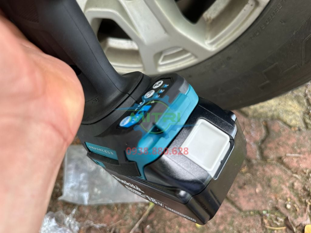 Máy Siết Bu Lông Dùng Pin 18V Makita DTW700 Chính Hãng Có Sẵn Tại Minh Triết - hình ảnh sản phẩm thực tế 4