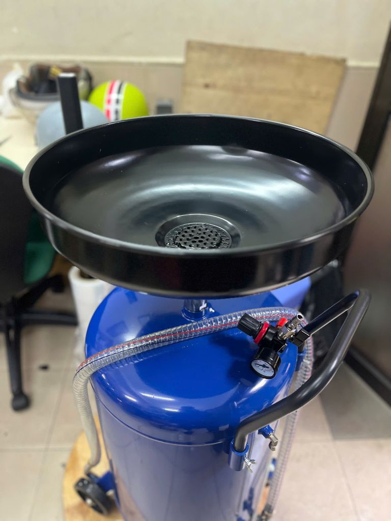 Bình hứng hút nhớt thải 70L Wadfow WKD1A07 - hình ảnh sản phẩm thực tế 4