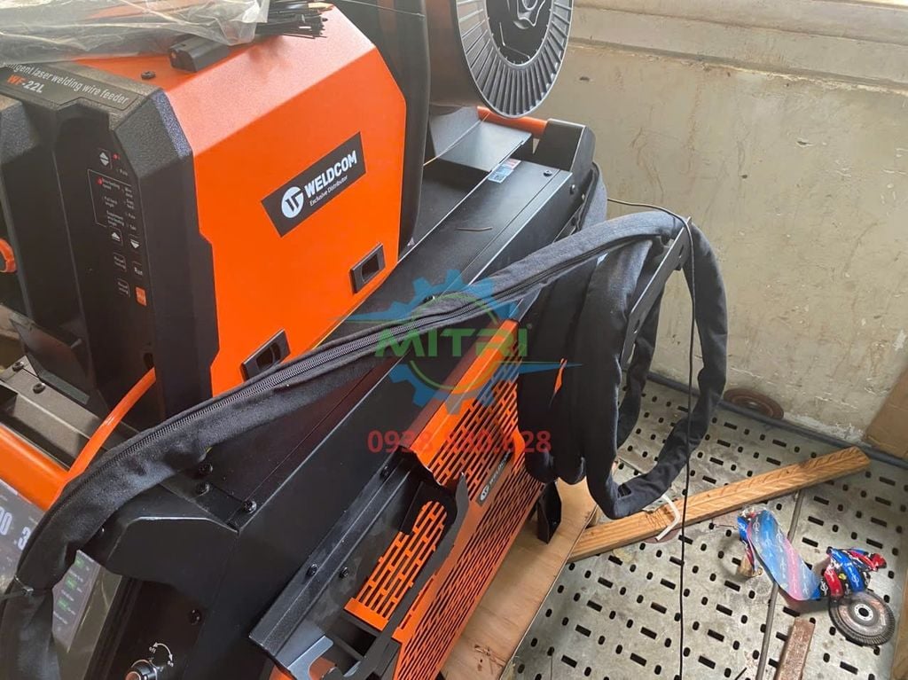 Máy Hàn Laser 3 Trong 1 Jasic LS-15000F (Thế Hệ Thứ 3) Chính Hãng Có Sẵn Tại Minh Triết Giao Hàng Thực Tế Cho Khách Hàng Tại Nhà Máy Công Ty PTSC - hình ảnh sản phẩm thực tế 6