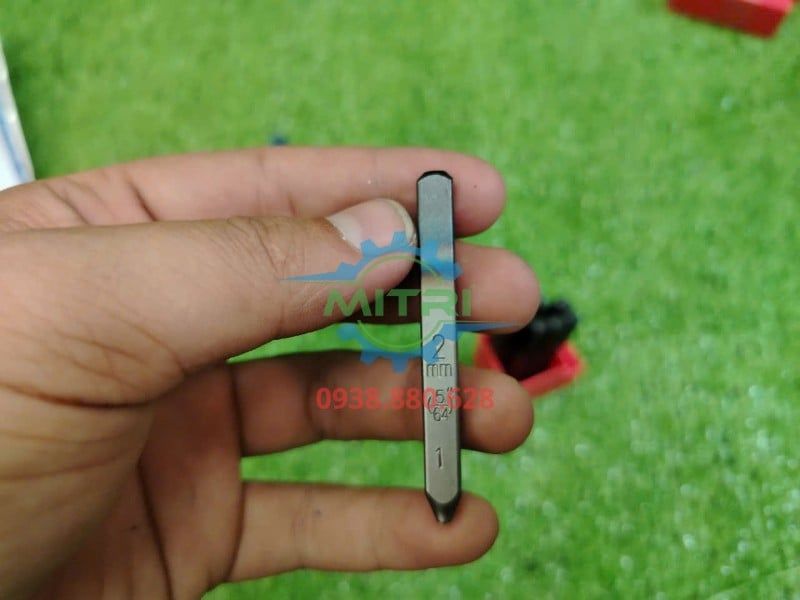 Bộ Đóng Số Xuôi 2mm Hiệu YOUNG CYCLE YC-602-2.0 - hình ảnh sản phẩm thực tế 3