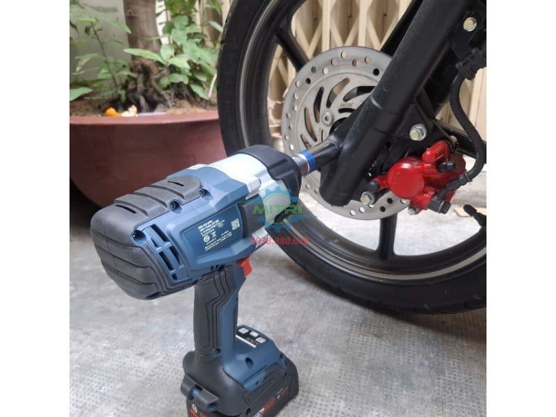 Máy Siết Bu Lông Dùng Pin 18V Bosch GDS 18V-1000 Chính Hãng - hình ảnh sản phẩm thực tế 2