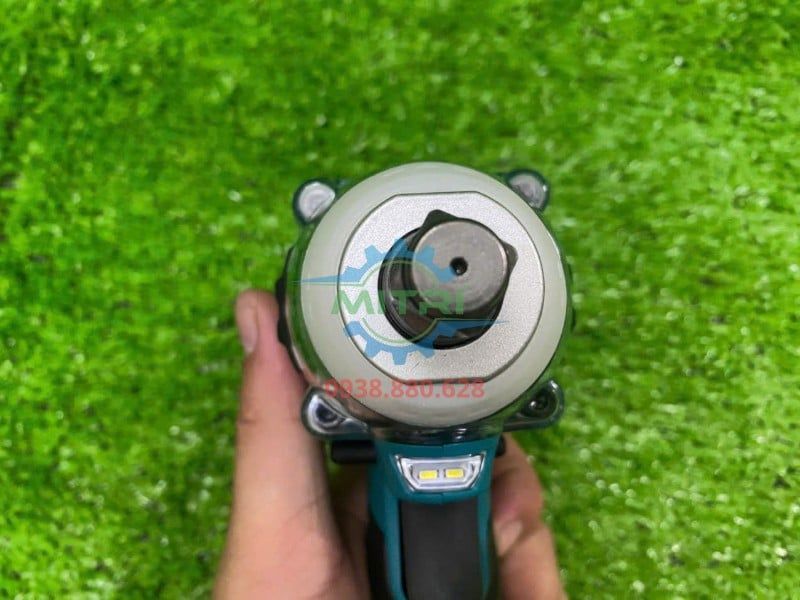 Máy Siết Bu Lông Makita DTW300Z Combo 1 Pin 5Ah 1 Sạc - hình ảnh sản phẩm thực tế 6