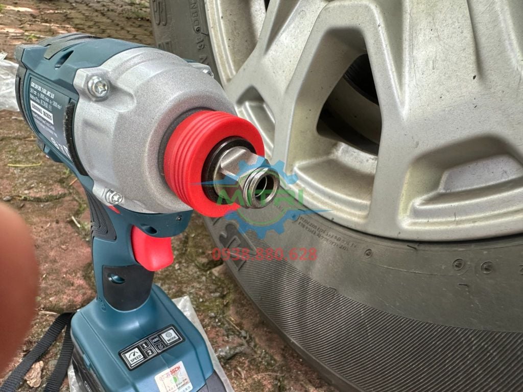 Máy Siết Bu Lông Dùng Pin 18V Bosch GDX 18V-285 Chính Hãng Có Sẵn Tại Minh Triết - hình ảnh sản phẩm thực tế 3