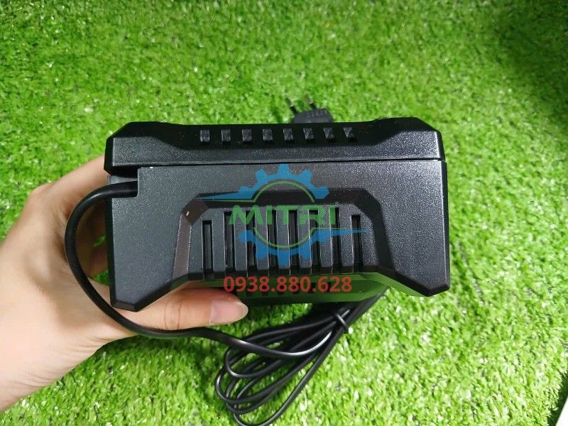 Đế Sạc Nhanh Pin Bosch GAL 12V-40 1600A01B8X (10.8V, 12V) - hình ảnh sản phẩm thực tế 3