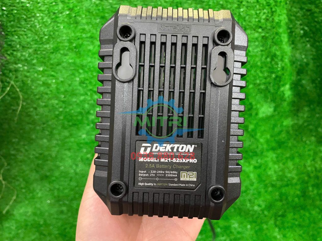 Đế sạc pin 21V/2.5A DEKTON M21-S25XPRO - hình ảnh sản phẩm thực tế 3