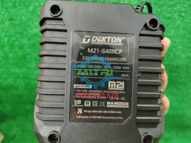 Sạc 21V 4.0Ah Dekton M21-S40XCP - hình ảnh sản phẩm thực tế 3