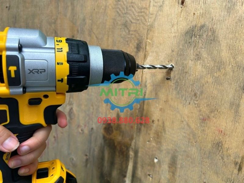 Máy Khoan Dùng Pin FlexVolt 20V/60V DeWALT DCD999N Chính Hãng - hình ảnh sản phẩm thực tế 7