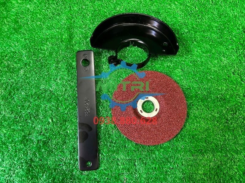 Máy mài góc Makita 9553B chính hãng 100mm – Giá tốt - hình ảnh sản phẩm thực tế 2
