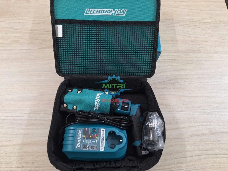 Máy Vặn Vít Dùng Pin Makita TD022DSE - hình ảnh sản phẩm thực tế 2