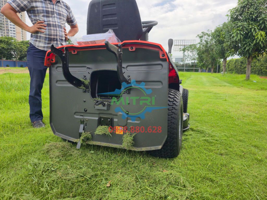 Máy cắt cỏ người lái HUSQVARNA TC 114 (HS 452AE) - hình ảnh sản phẩm thực tế 4