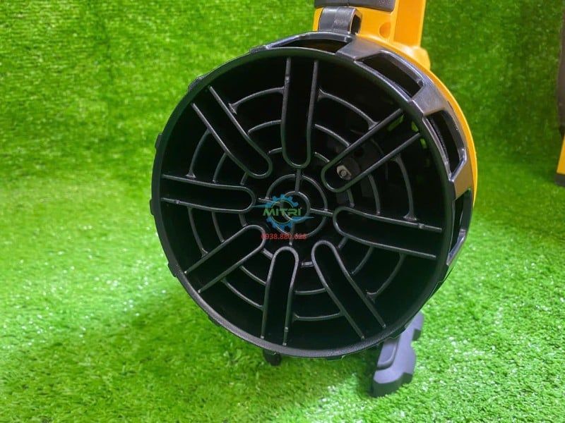 DCM562 Máy Thổi Lá DeWalt 18V Chính Hãng – Combo 2 Pin 5Ah 1 Sạc - hình ảnh sản phẩm thực tế 5