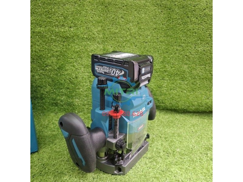 Máy Phay Dùng Pin Makita RP001GZ 40V Max Chính Hãng – Bộ 2 Pin 40V Max Và 1 Sạc - hình ảnh sản phẩm thực tế 7