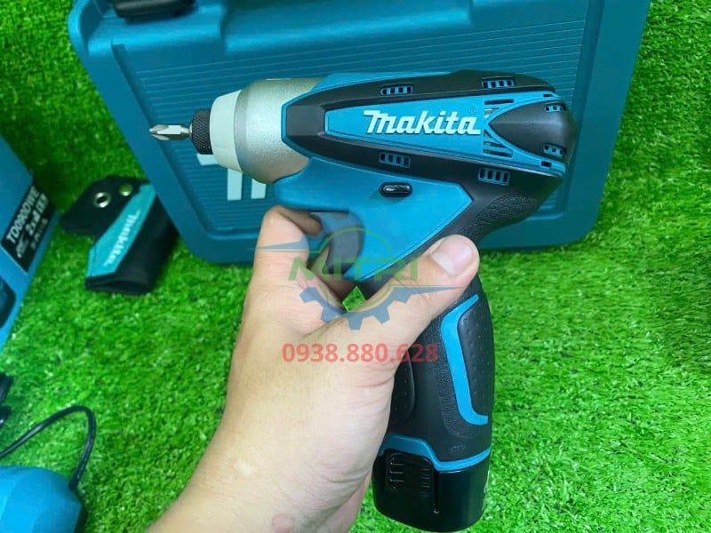 Máy Bắt Vít Chạy Pin Makita TD090DWE Bộ 2 Pin 1 Sạc - hình ảnh sản phẩm thực tế 7