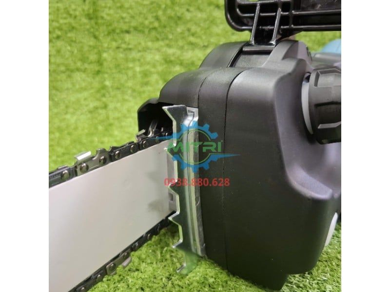 Máy Cưa Xích Makita UC4551A 1800W Chính Hãng – Lam 450mm, Cưa Gỗ Mạnh Mẽ - hình ảnh sản phẩm thực tế 6