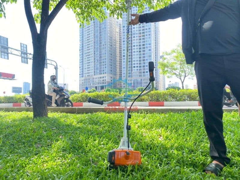 Máy Cắt Cỏ Đeo Vai Stihl FS 250 Chính Hãng – 40.2cc, 1.6kW - hình ảnh sản phẩm thực tế 4