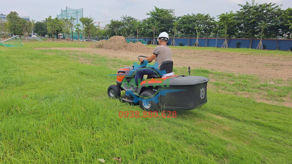 Máy cắt cỏ người lái HUSQVARNA TC 114 (HS 452AE) - hình ảnh sản phẩm thực tế 7