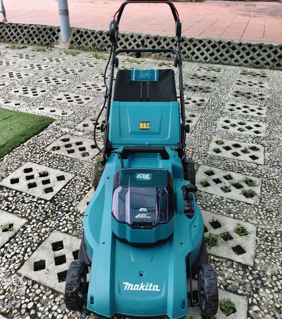 Máy Cắt Cỏ Dùng Pin 40V Max Makita LM002GZ Minh Triết Giao Hàng Thực Tế - hình ảnh sản phẩm thực tế 1