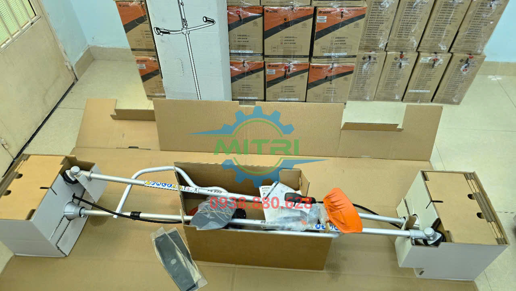 Máy cắt cỏ dùng xăng 1550W Stihl FS230 - hình ảnh sản phẩm thực tế 4