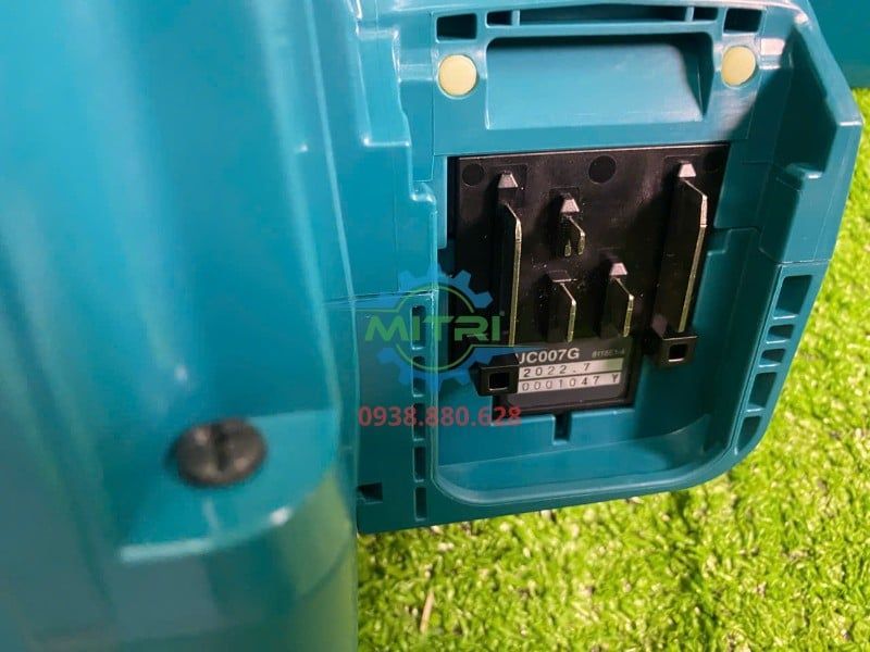 Máy Cưa Xích Dùng Pin 40V Makita UC007GZ (Chưa Pin & Sạc) Chính Hãng Có Sẵn Tại Minh Triết - hình ảnh sản phẩm thực tế 9