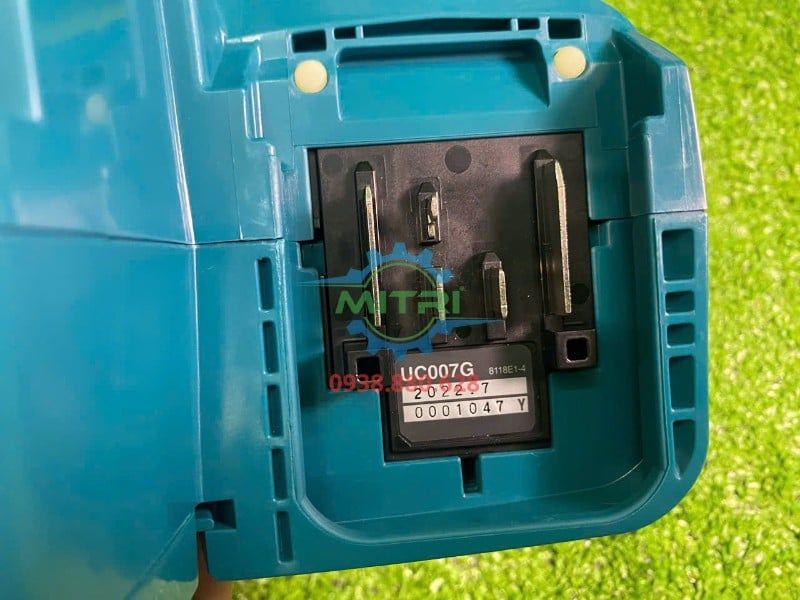 Máy Cưa Xích Dùng Pin 40V Makita UC007GZ (Chưa Pin & Sạc) Chính Hãng Có Sẵn Tại Minh Triết - hình ảnh sản phẩm thực tế 8