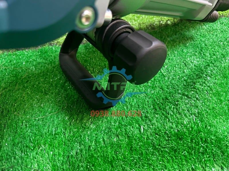 Máy Đục Bê Tông Bosch GSH 16-30 1750W Chính Hãng Có Sẵn Tại Minh Triết - hình ảnh sản phẩm thực tế 5