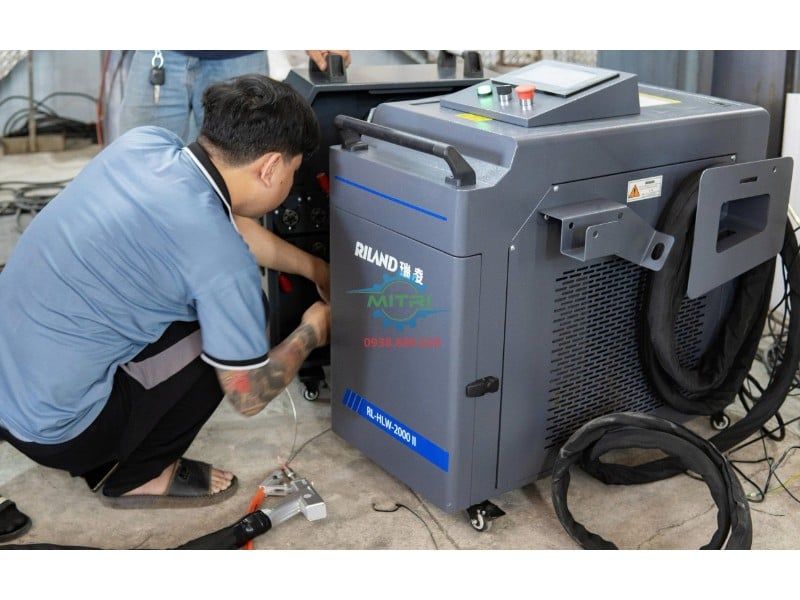 Máy Hàn Laser Riland RL-HLW-2000 II PLUSE 2000W Chính Hãng - hình ảnh sản phẩm thực tế 7
