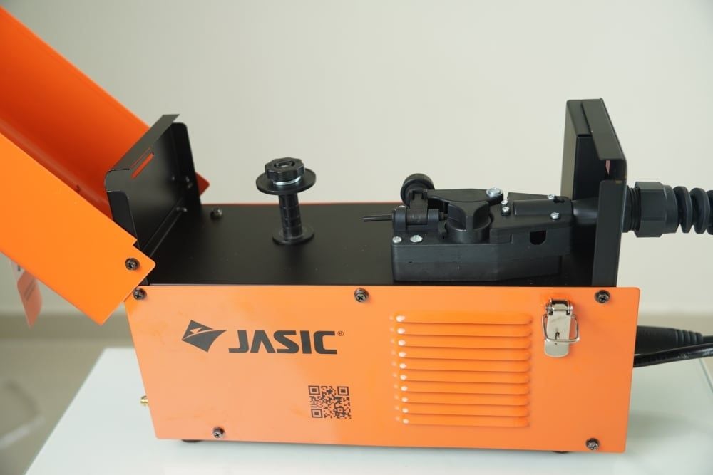 Máy Hàn MIG Đầu Liền NB-160E Súng Rời Jasic Chính Hãng – Nhỏ Gọn, Dễ Dùng, Hàn MIG Có Khí/Không Khí Và Hàn Que - hình ảnh sản phẩm thực tế 1