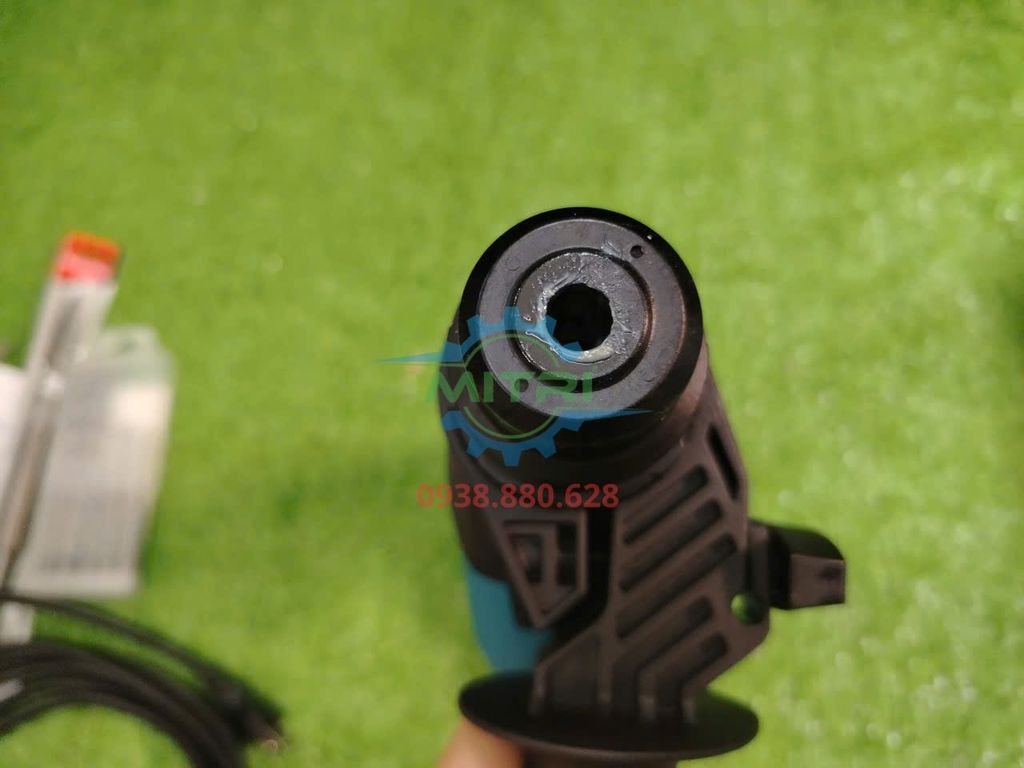 Máy Khoan Búa 3 Chức Năng 800W Makita HR2670 Chính Hãng Có Sẵn Tại Minh Triết - hình ảnh sản phẩm thực tế 7