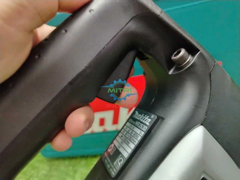 Máy Khoan Bê Tông Makita HR3530 35mm, Lực Đập 6.2J Có Sẵn Tại Minh Triết - hình ảnh sản phẩm thực tế 12