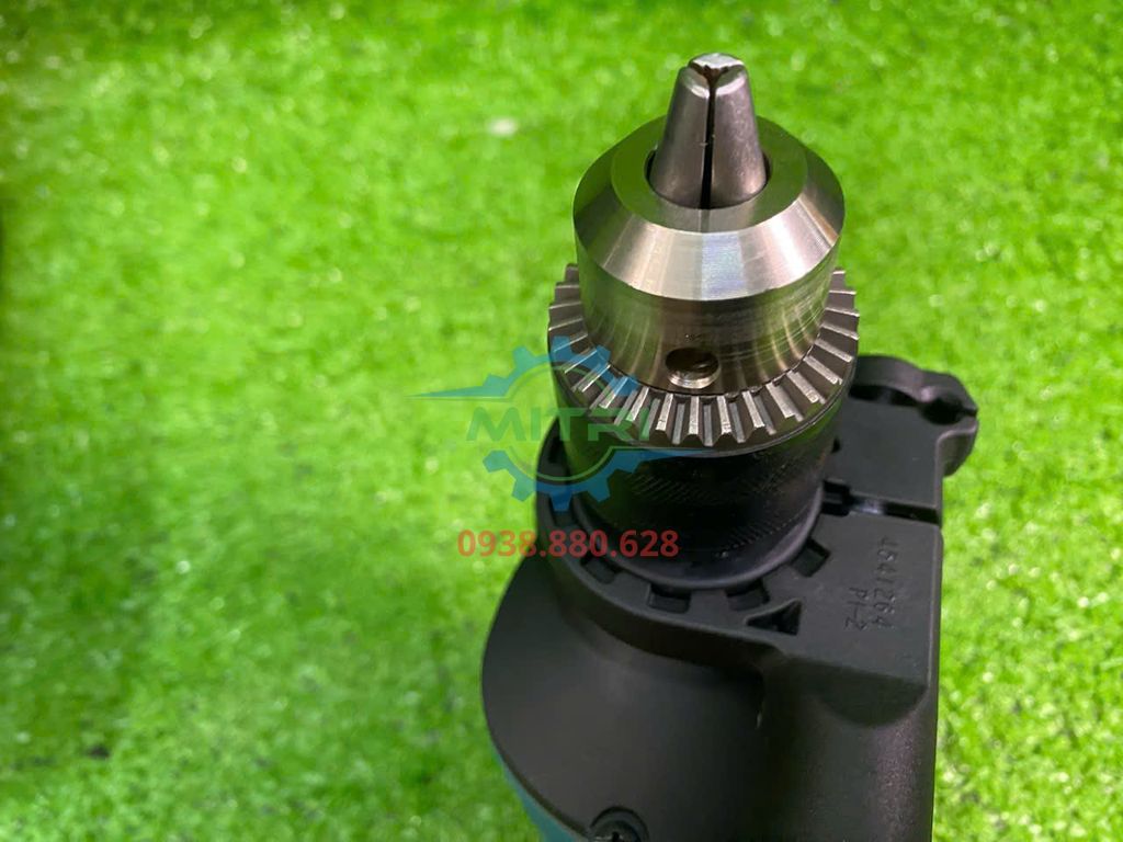 Máy Khoan Búa Makita M8103KX2B Kèm 26 Phụ Kiện Chính Hãng Có Sẵn Tại Minh Triết - hình ảnh sản phẩm thực tế 15