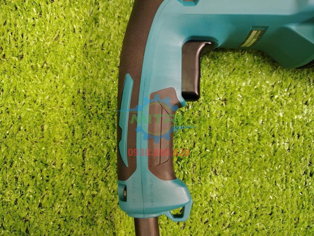 Máy Khoan Búa 3 Chức Năng 800W Makita HR2670 Chính Hãng Có Sẵn Tại Minh Triết - hình ảnh sản phẩm thực tế 14