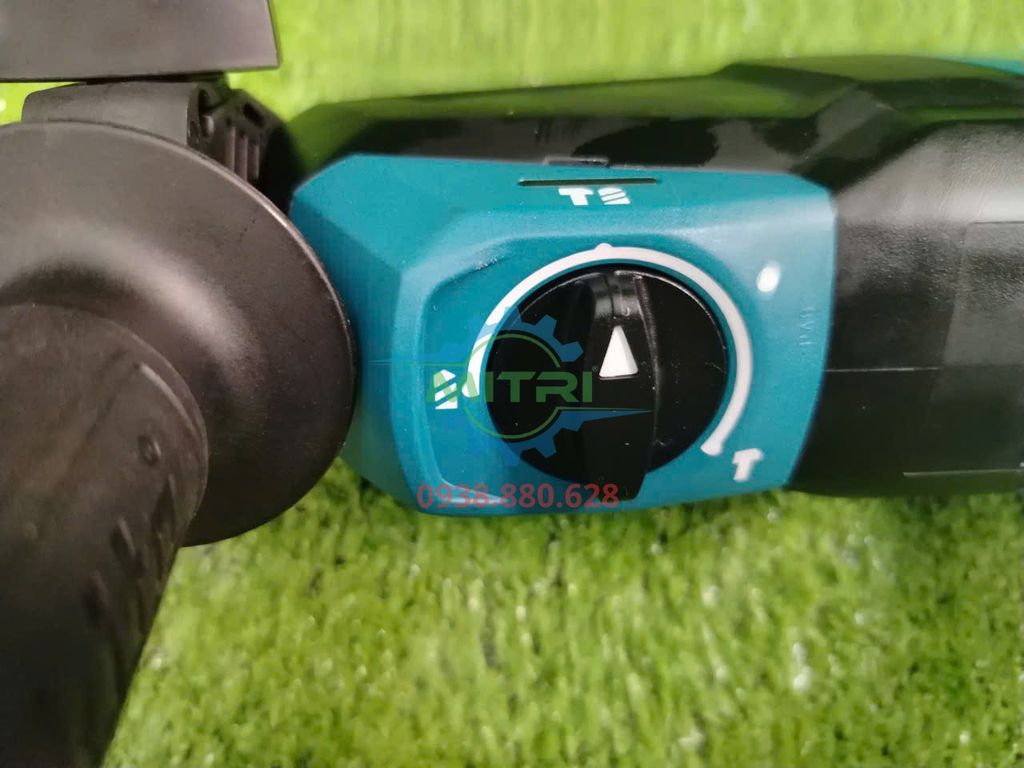 Máy Khoan Búa 3 Chức Năng 800W Makita HR2670 Chính Hãng Có Sẵn Tại Minh Triết - hình ảnh sản phẩm thực tế 11