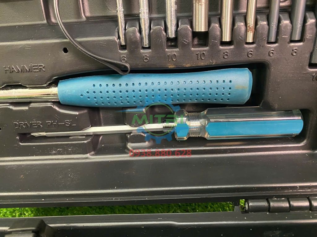 Máy Khoan Búa Makita M8103KX2B Kèm 26 Phụ Kiện Chính Hãng Có Sẵn Tại Minh Triết - hình ảnh sản phẩm thực tế 4