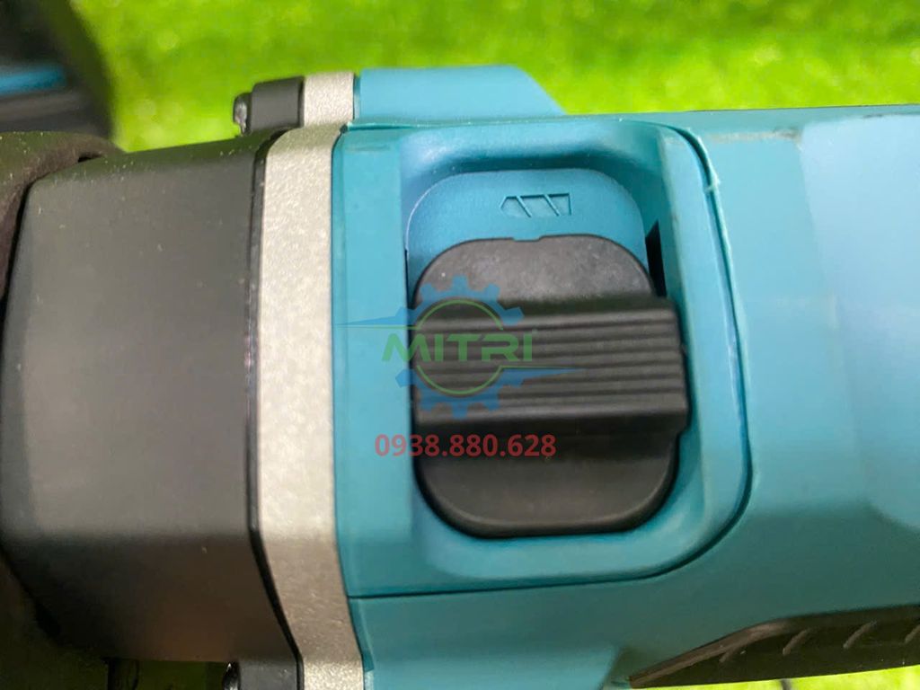 Máy Khoan Búa Makita M8103KX2B Kèm 26 Phụ Kiện Chính Hãng Có Sẵn Tại Minh Triết - hình ảnh sản phẩm thực tế 10