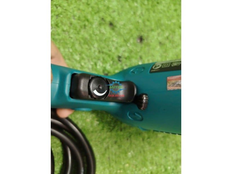 Máy Khoan Búa Makita HP2050 720W Hai Tốc Độ, Khoan 20mm Chính Hãng Có Sẵn Tại Minh Triết - hình ảnh sản phẩm thực tế 26