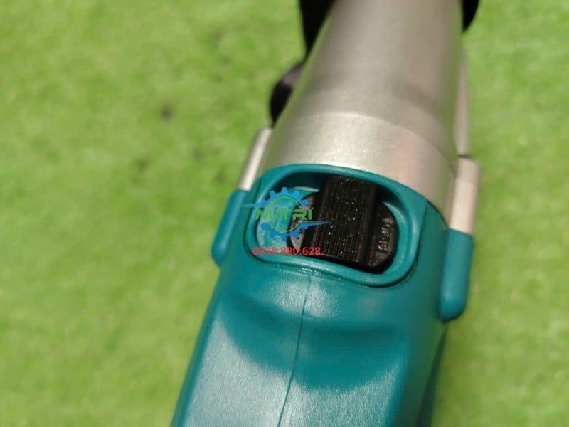 Máy Khoan Búa Makita HP2050 720W Hai Tốc Độ, Khoan 20mm Chính Hãng Có Sẵn Tại Minh Triết - hình ảnh sản phẩm thực tế 10