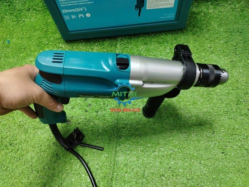 Máy Khoan Búa Makita HP2050 720W Hai Tốc Độ, Khoan 20mm Chính Hãng Có Sẵn Tại Minh Triết - hình ảnh sản phẩm thực tế 3