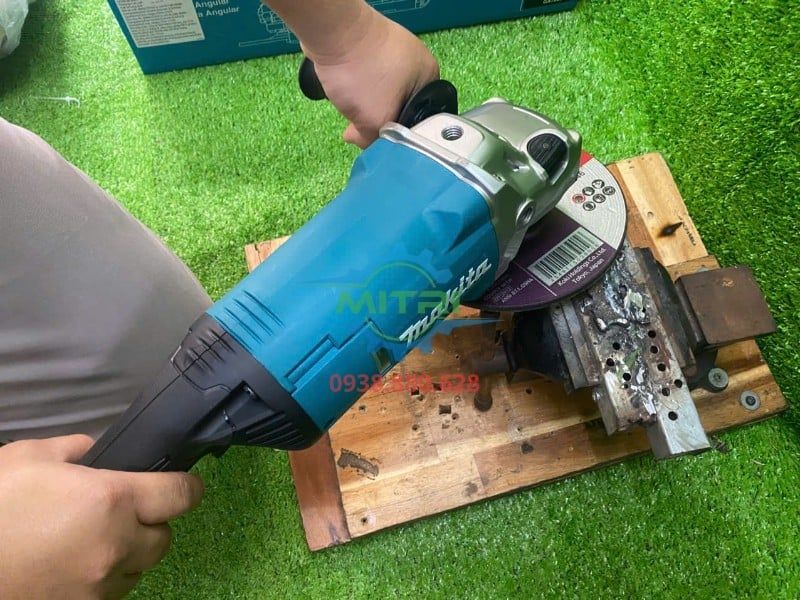 Máy Mài Góc 2200W Makita GA7060 180mm Chính Hãng Có Sẵn Tại Minh Triết - hình ảnh sản phẩm thực tế 28