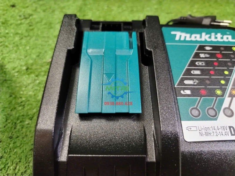Máy Mài Góc Pin Makita DGA406RTE 18V, Đá 100mm Chính Hãng Có Sẵn Tại Minh Triết - hình ảnh sản phẩm thực tế 6