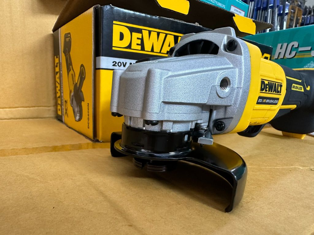 Máy mài góc pin DeWalt DCG408N 20V Max 100mm - hình ảnh sản phẩm thực tế 4